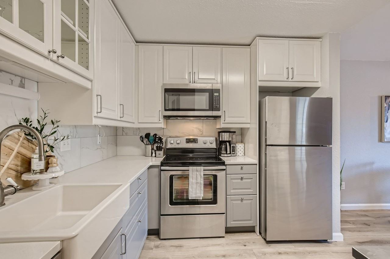 1310 Vesta Circle - Photo 2 of 28