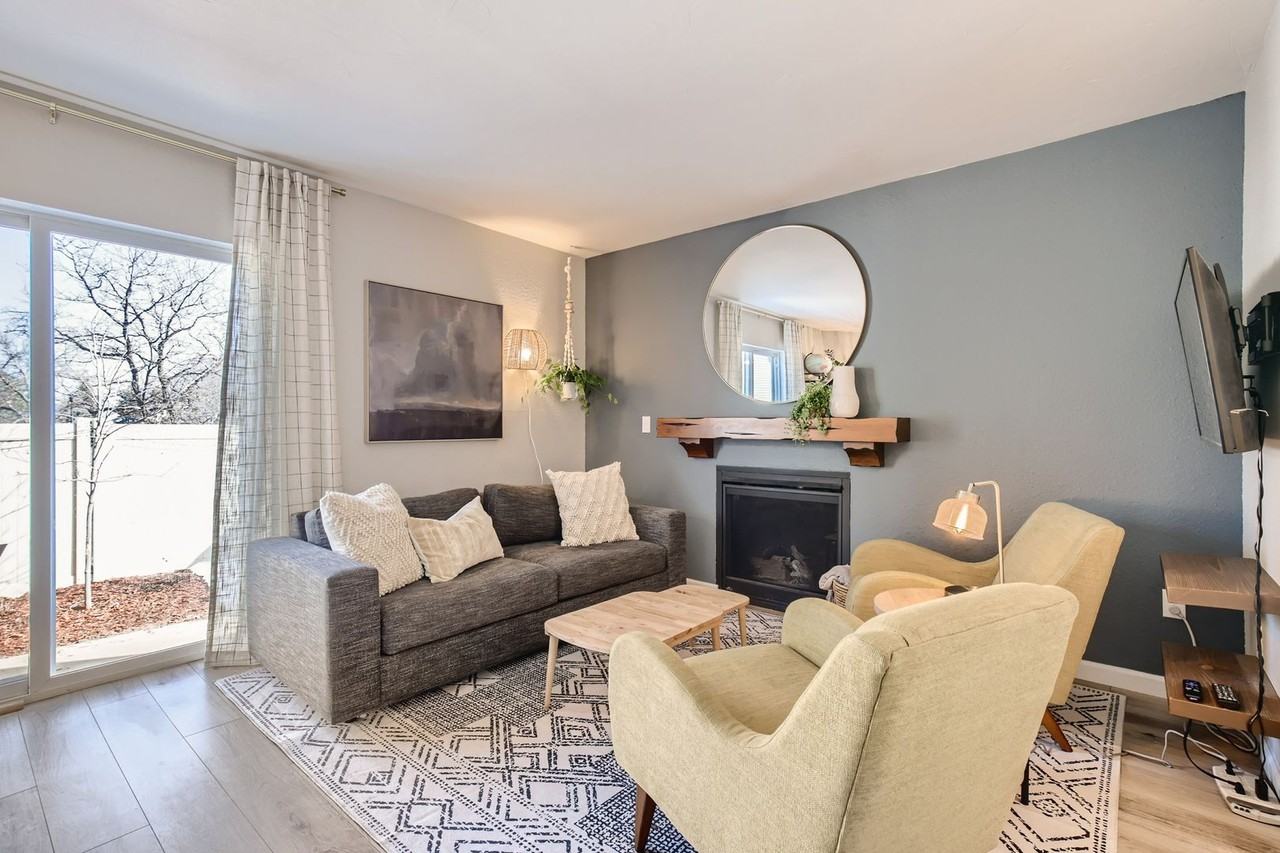 1310 Vesta Circle - Photo 3 of 28