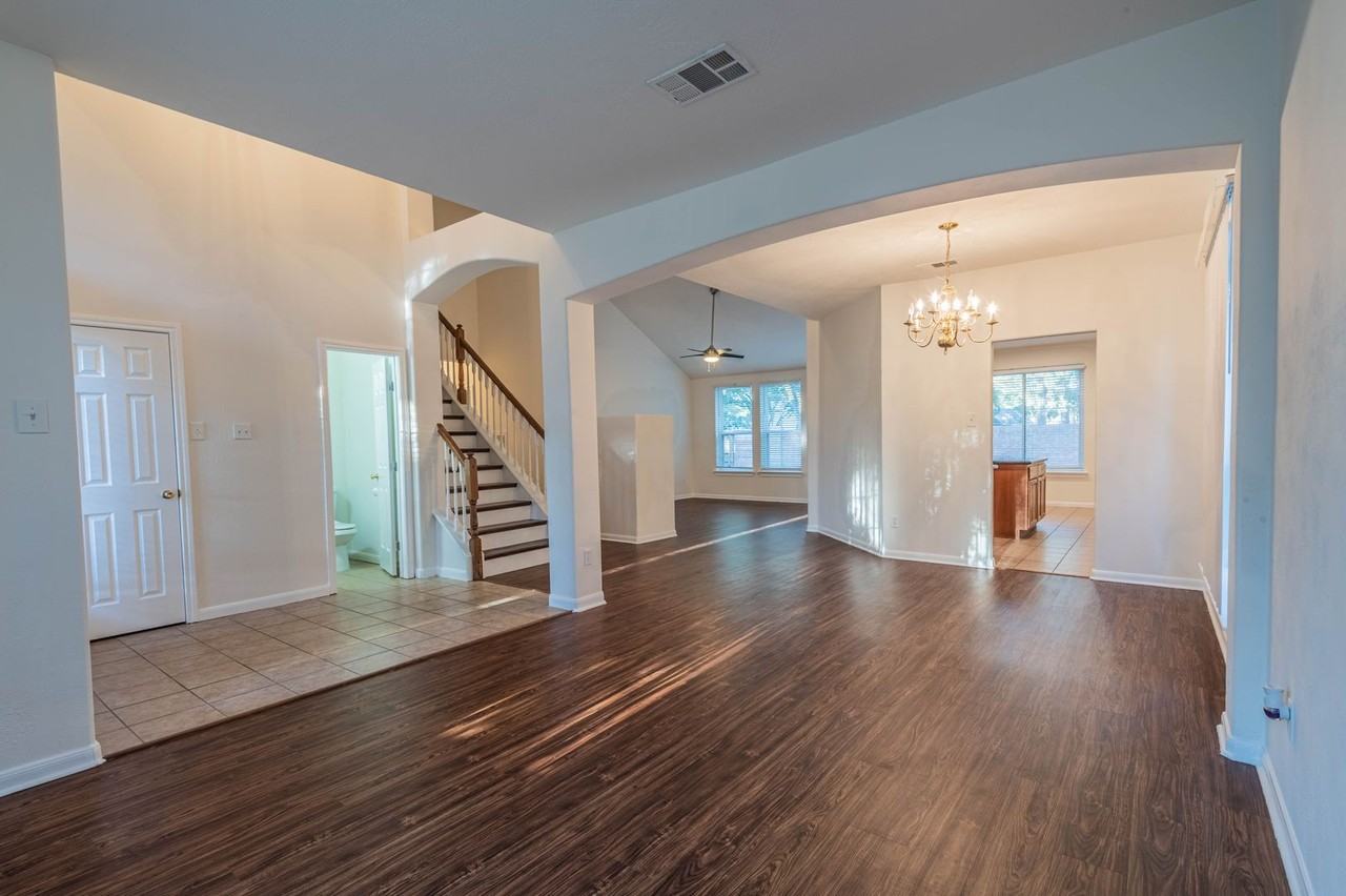 6303 Faulkner Ridge Dr - Photo 3 of 18