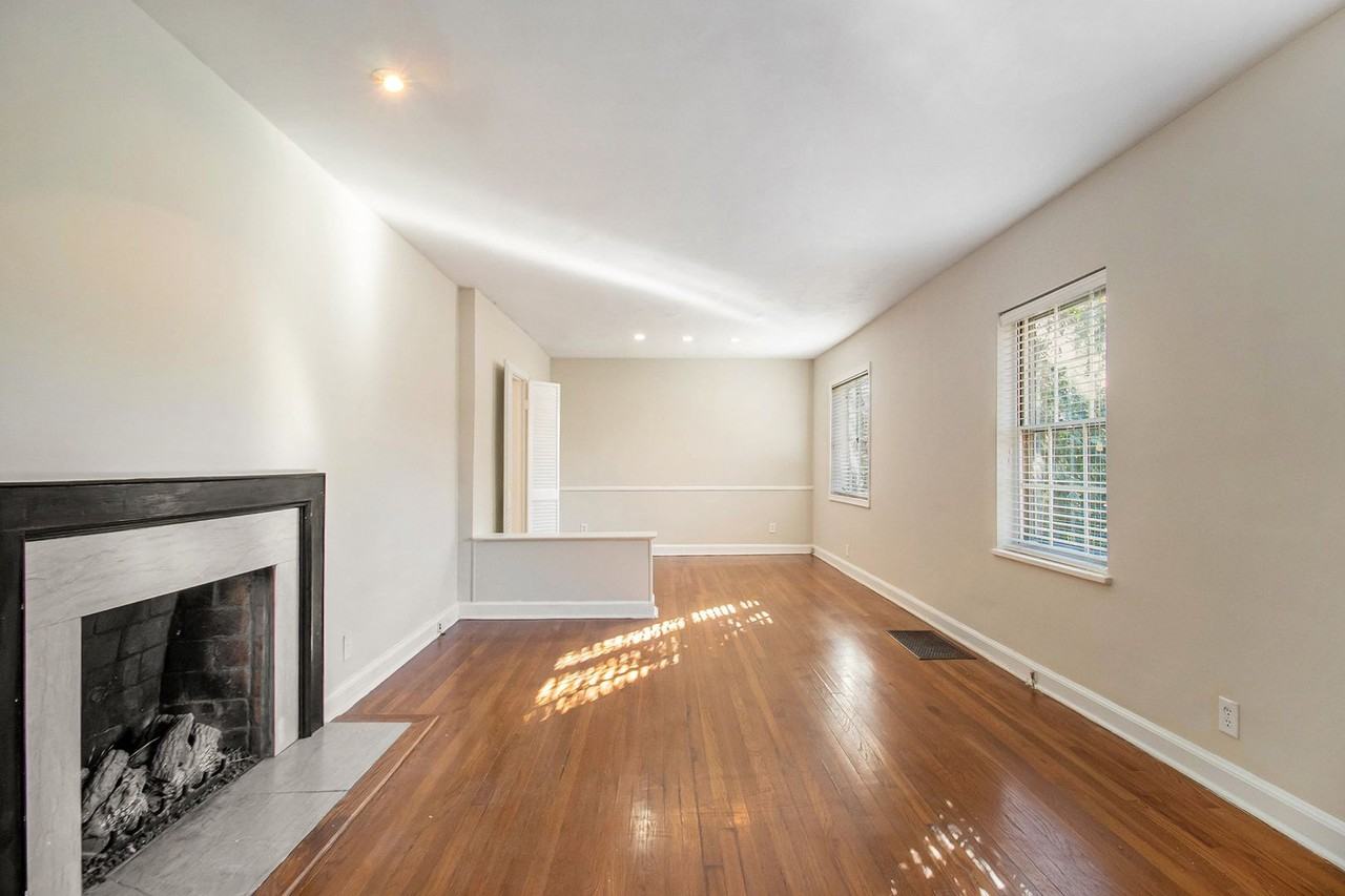 2026 N Decatur Rd Ne - Photo 4 of 24