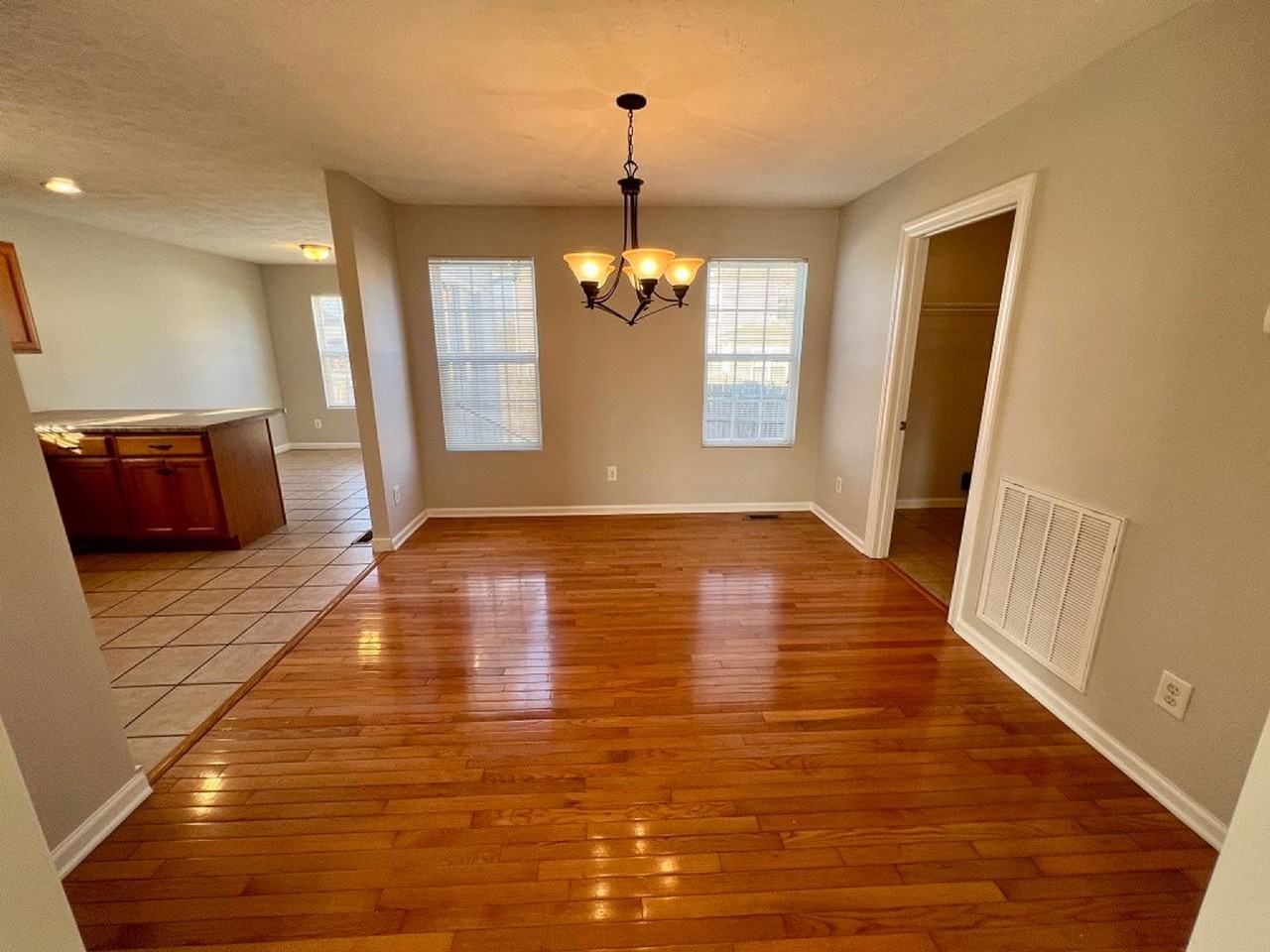 3313 Hamberton Cir - Photo 5 of 28