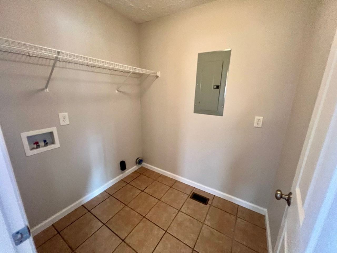 3313 Hamberton Cir - Photo 6 of 28