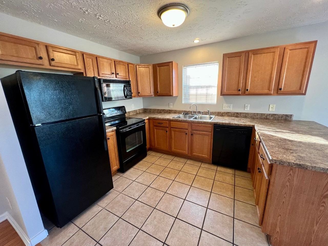 3313 Hamberton Cir - Photo 7 of 28
