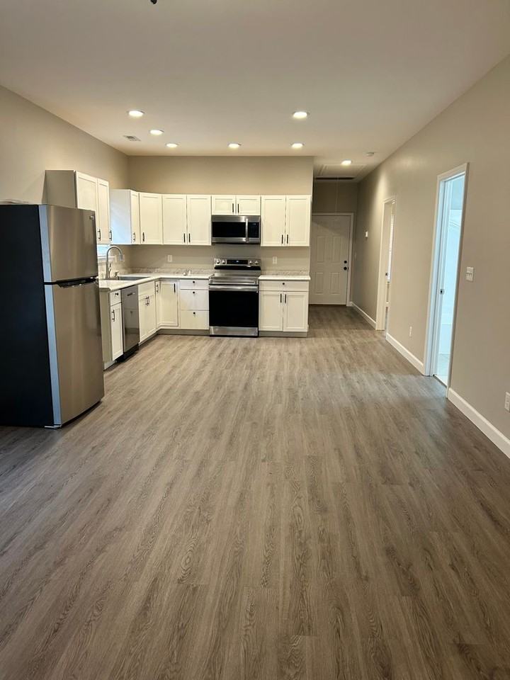 4106 12th Ave - Photo 7 of 20
