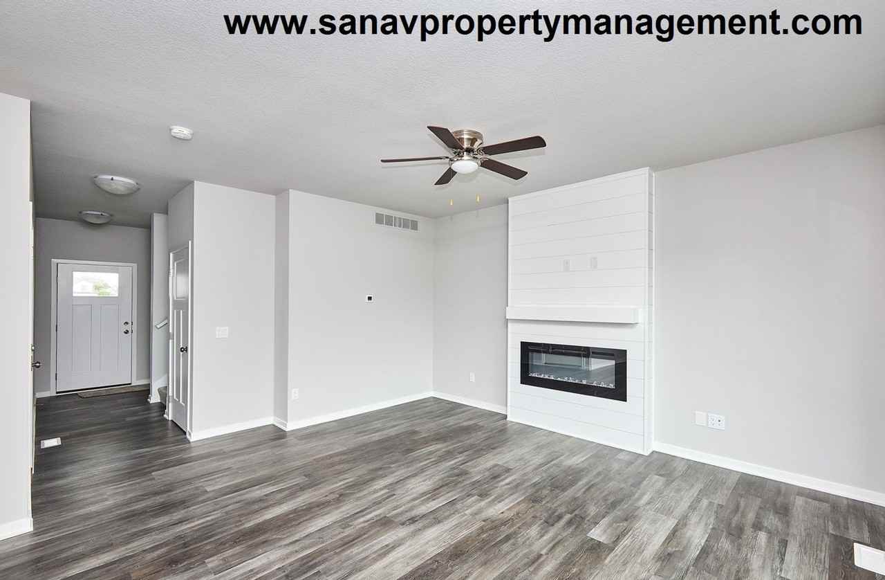 4620 167th St - Photo 7 of 30