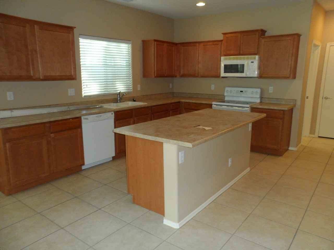 2413 N 83rd Dr - Photo 4 of 19