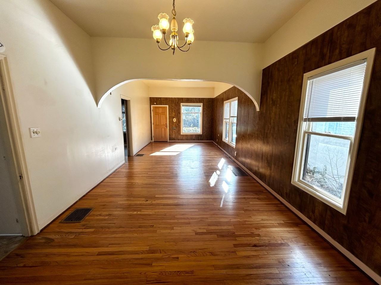 4053 Se Boise St - Photo 5 of 16