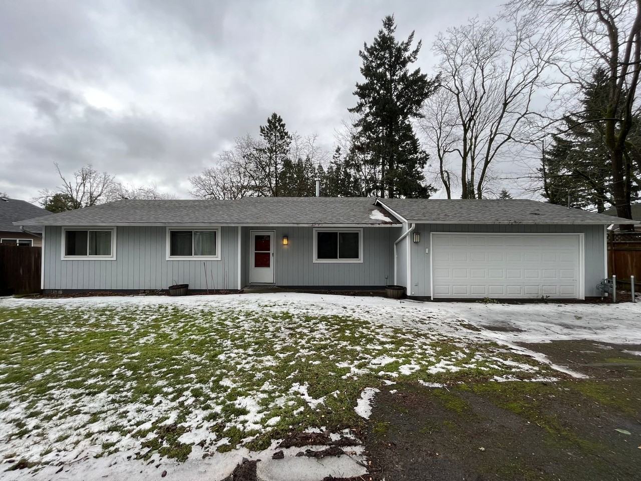 10823 Ne Siskiyou St - Photo 2 of 25