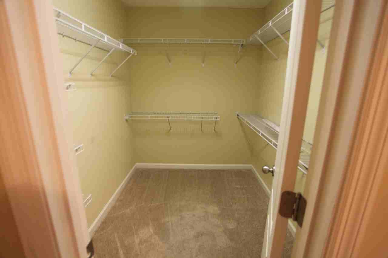 2123 Cobblestone Dr - Photo 7 of 13