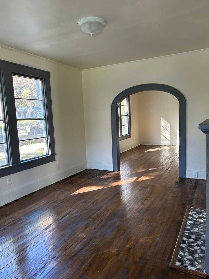 3022 Lillian St - Photo 2 of 9