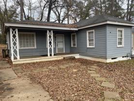 3902 Sumner St - Photo 1 of 1