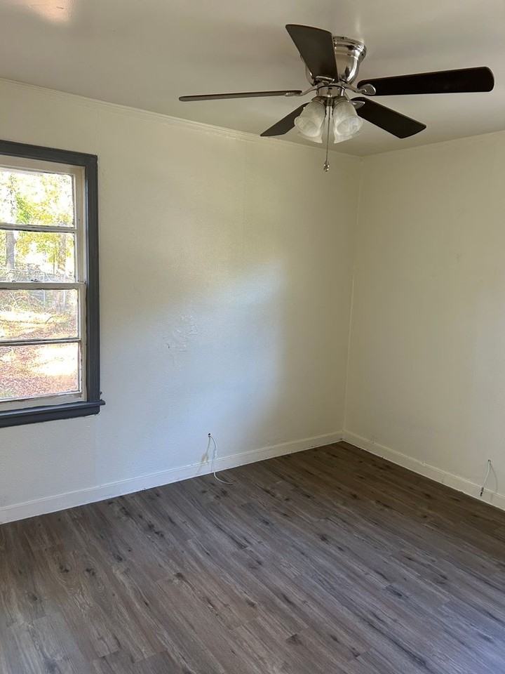 3902 Sumner St - Photo 5 of 5