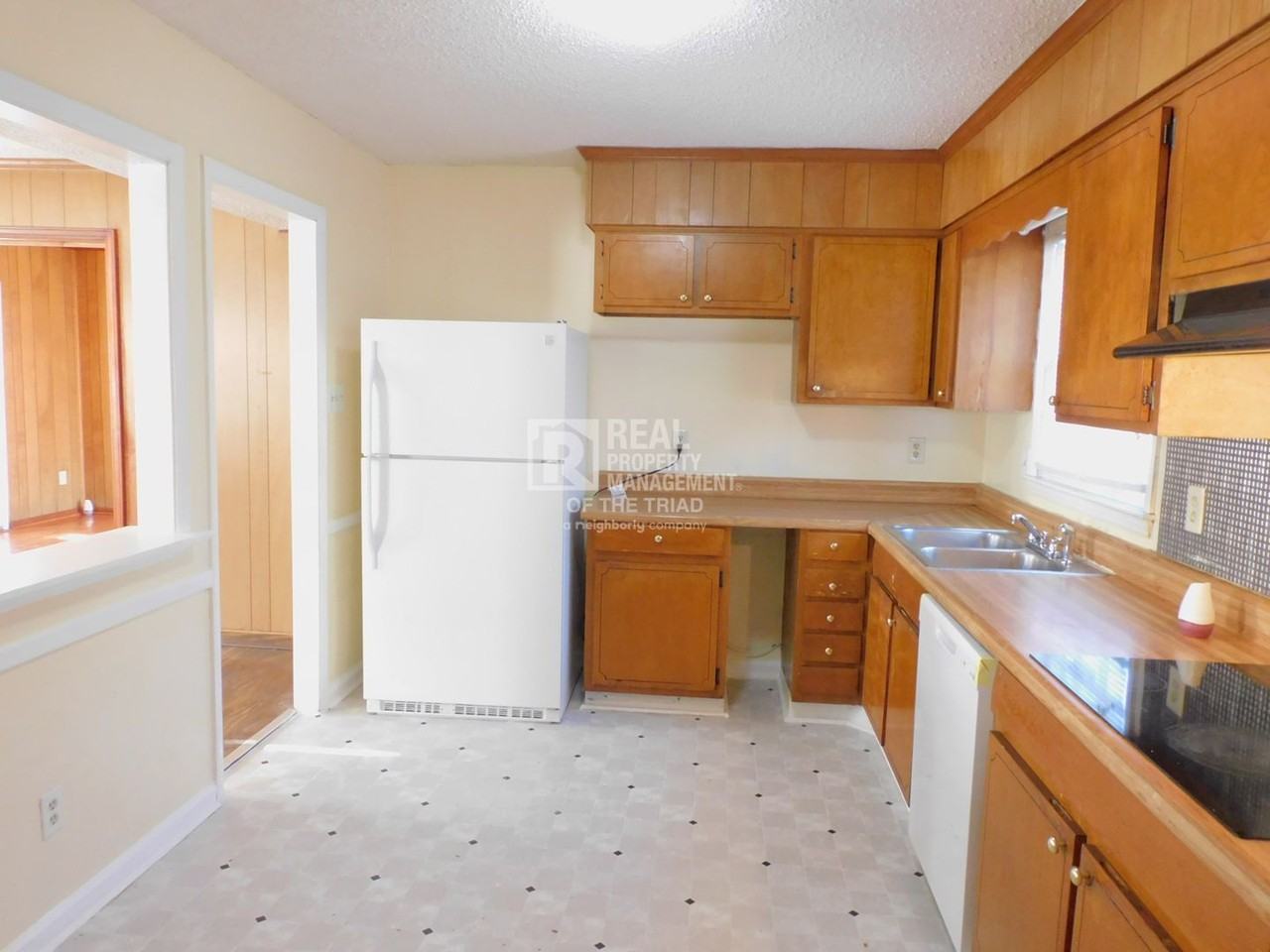 2501 Four Seasons Blvd - Photo 2 of 21