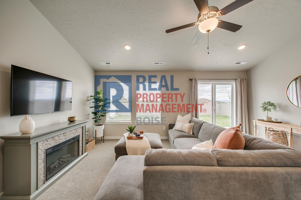 12087 W Soapstone Dr - Photo 3 of 7