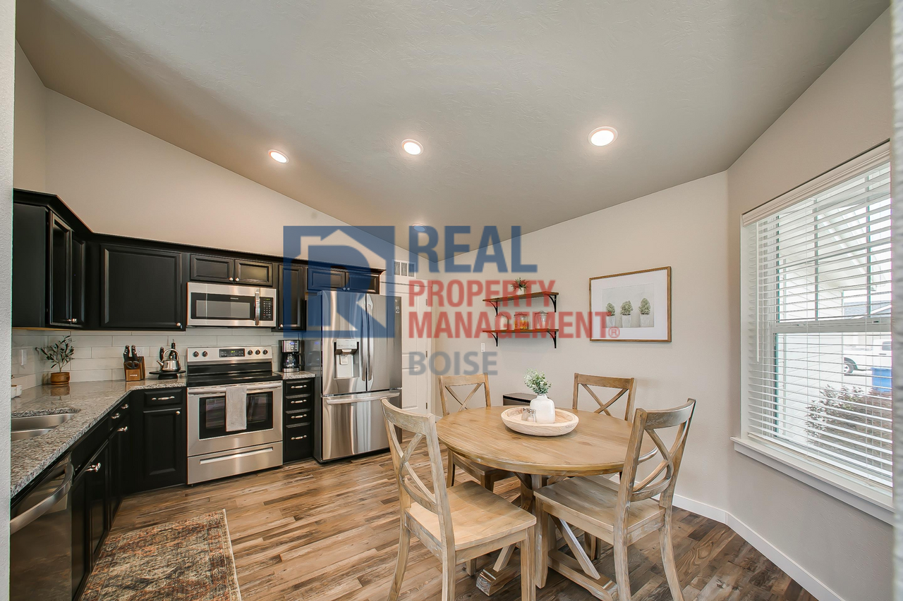 12087 W Soapstone Dr - Photo 4 of 7