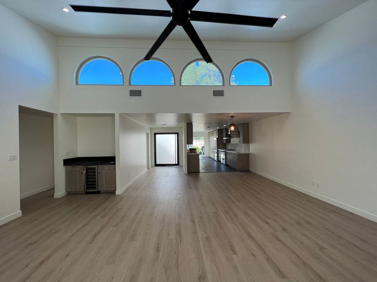 11443 N 56th St - Photo 5 of 36