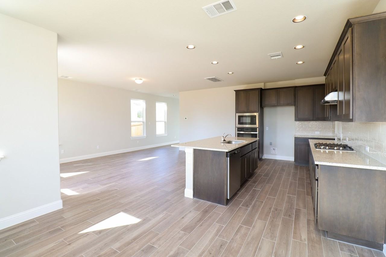 105 Bent Trail Ln - Photo 7 of 19