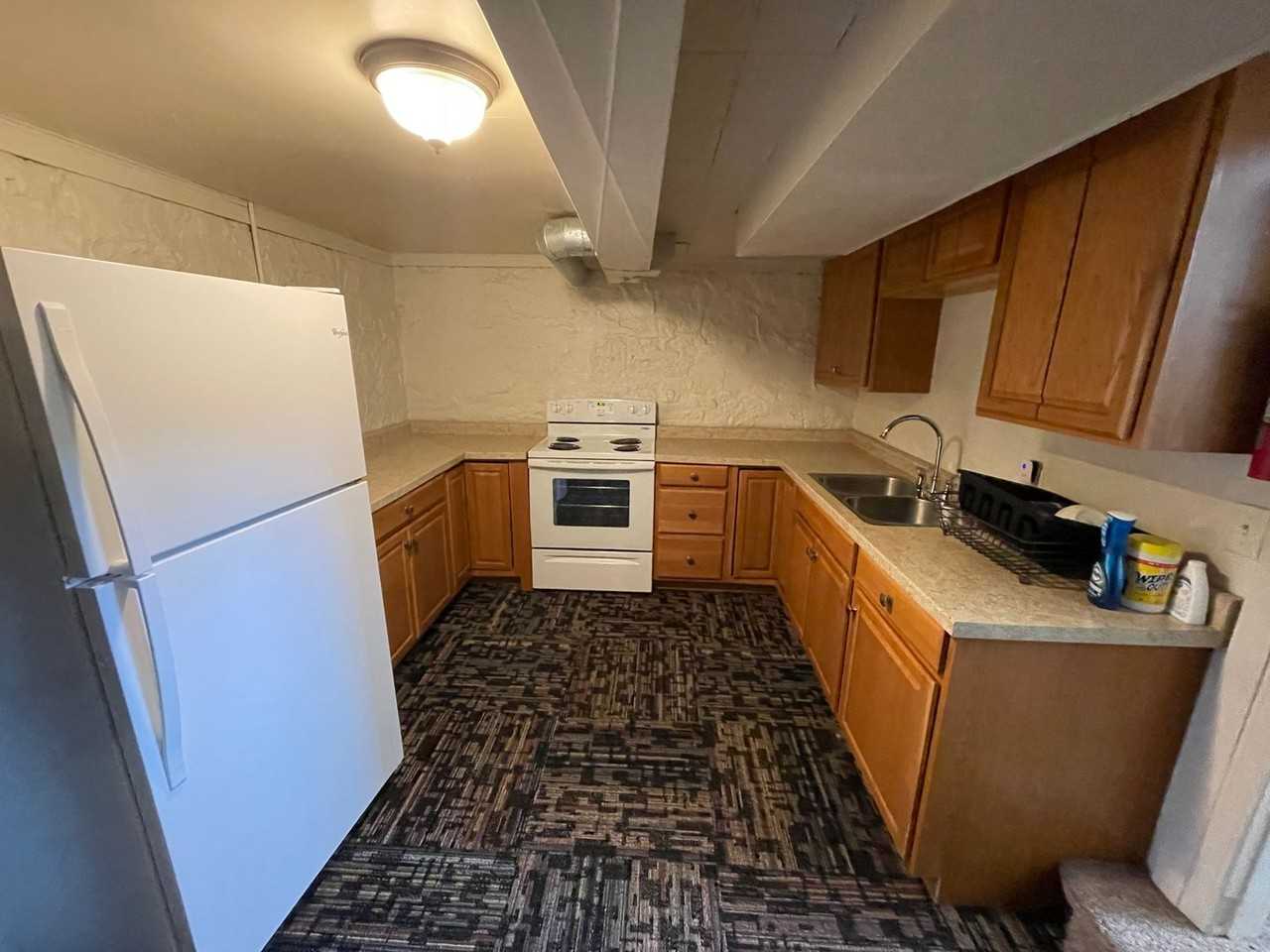 1107 Claflin Rd Bsmt #Bsmt - Photo 2 of 8