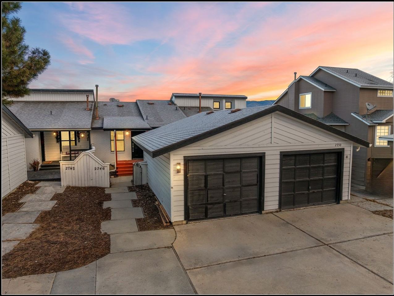 2746 E Eastgate Dr - Photo 2 of 48