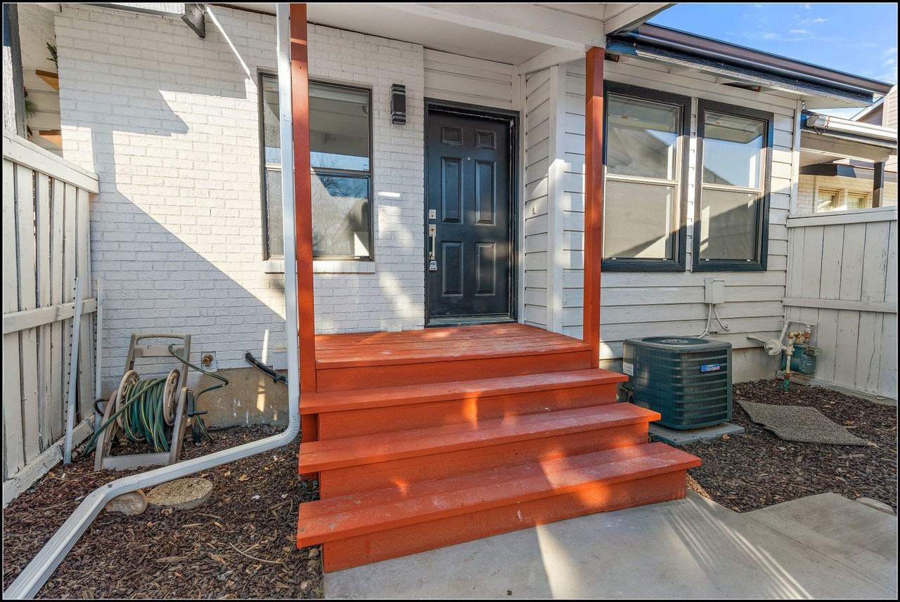 2746 E Eastgate Dr - Photo 5 of 48