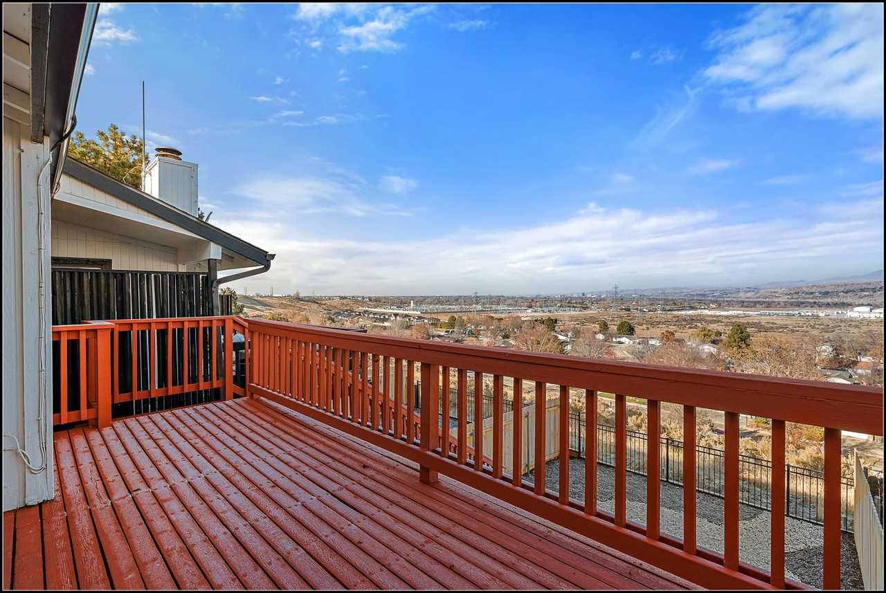 2746 E Eastgate Dr - Photo 6 of 48