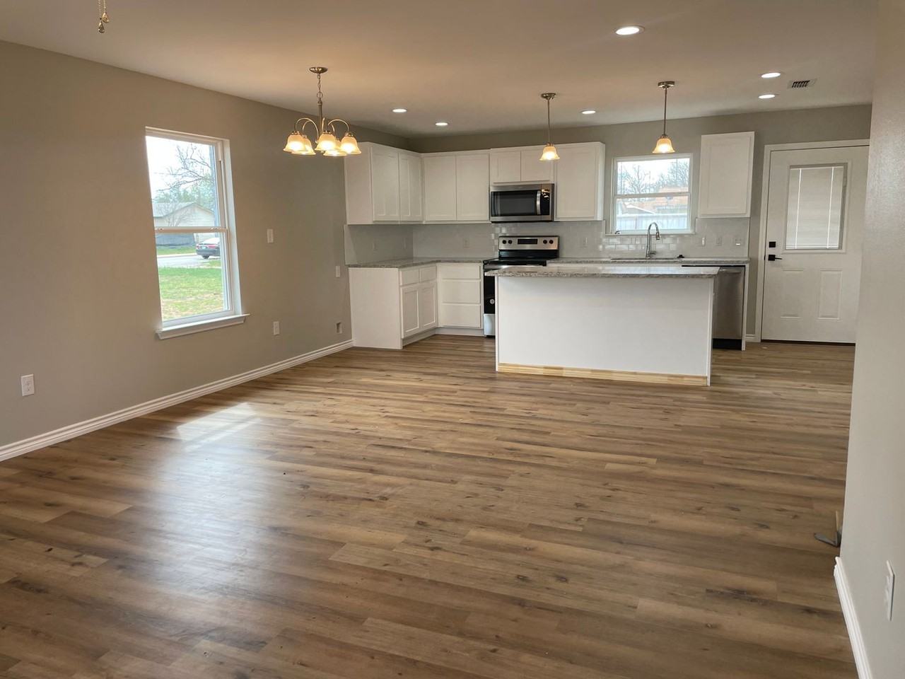 5349 N 10th St - Photo 3 of 13
