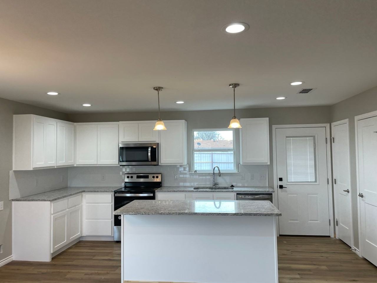 5349 N 10th St - Photo 4 of 13