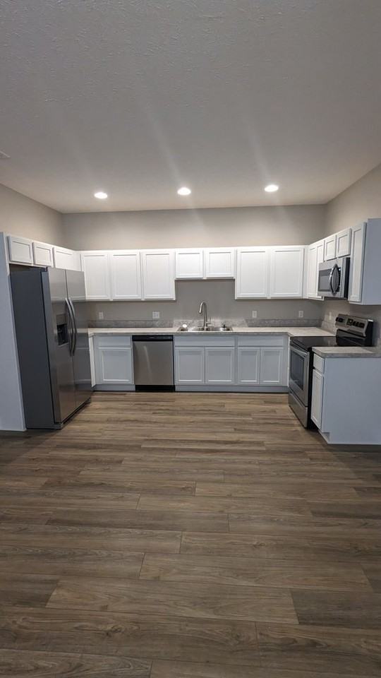 638 Treadway Blvd - Photo 2 of 14