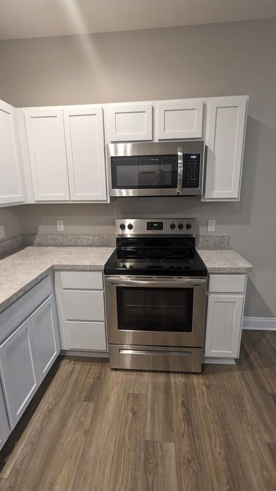 638 Treadway Blvd - Photo 3 of 14