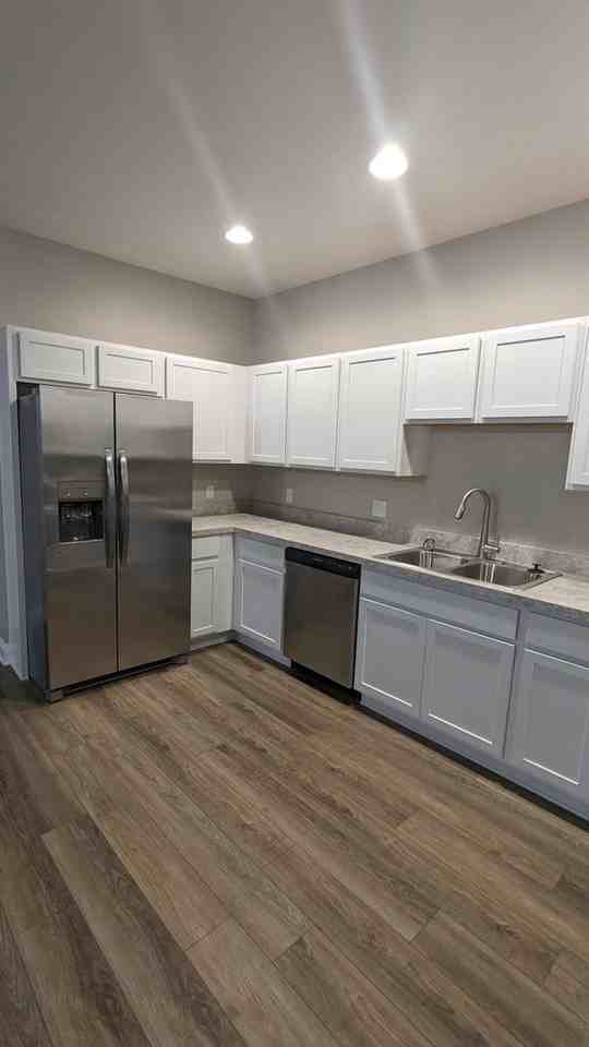 642 Treadway Blvd - Photo 5 of 11