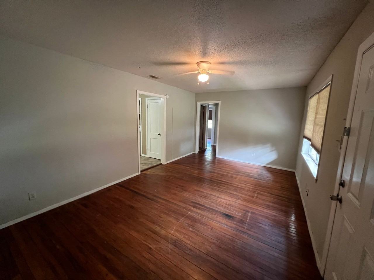 1026 Meyer St - Photo 3 of 11