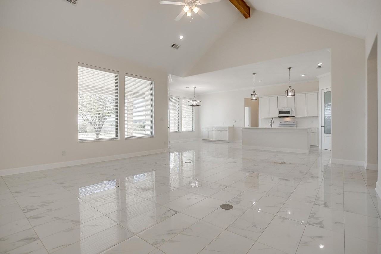 1841 Soda Springs Rd - Photo 5 of 33