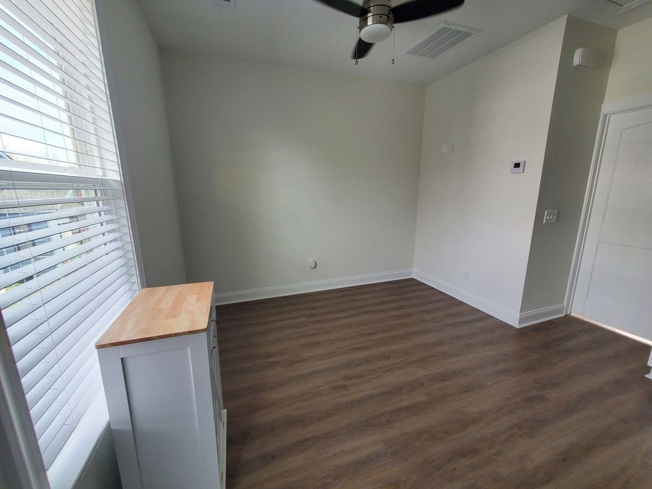 1011 E Waldburg St #A - Photo 3 of 5