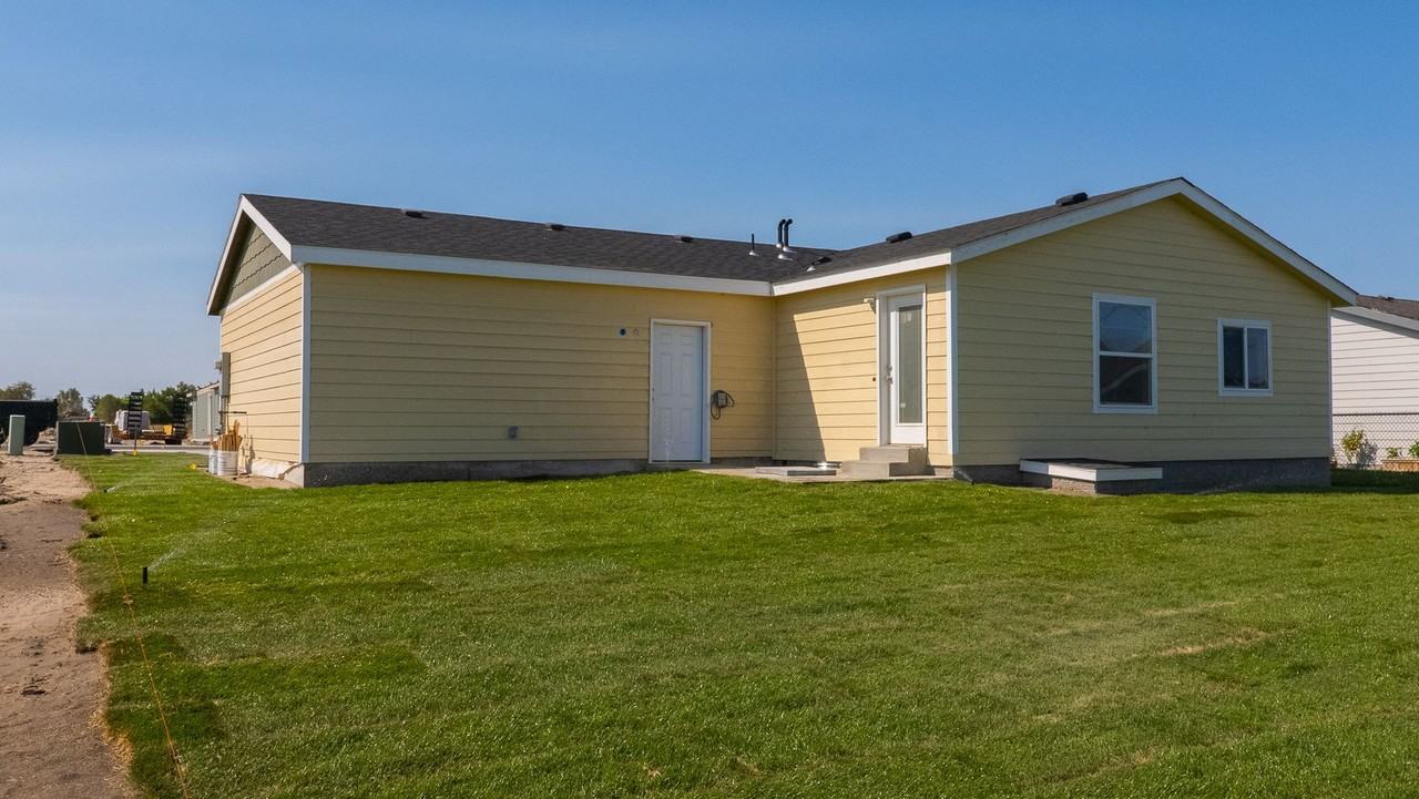 308 Clarence St - Photo 2 of 21