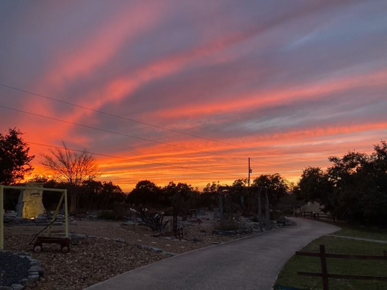 845 Rutherford - Photo 2 of 31