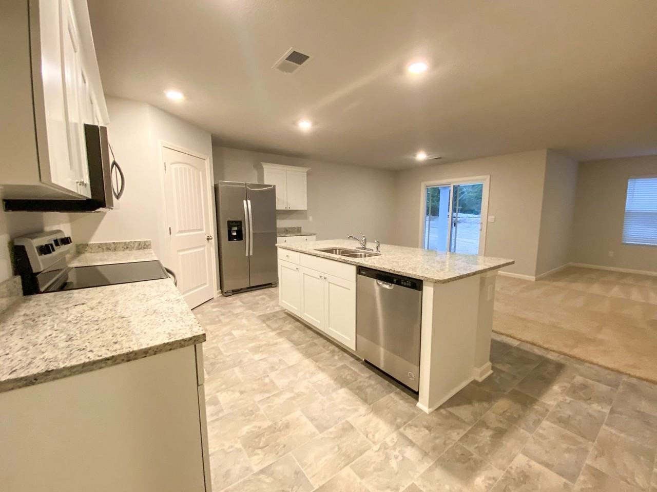 215 Silo Ln - Photo 3 of 25