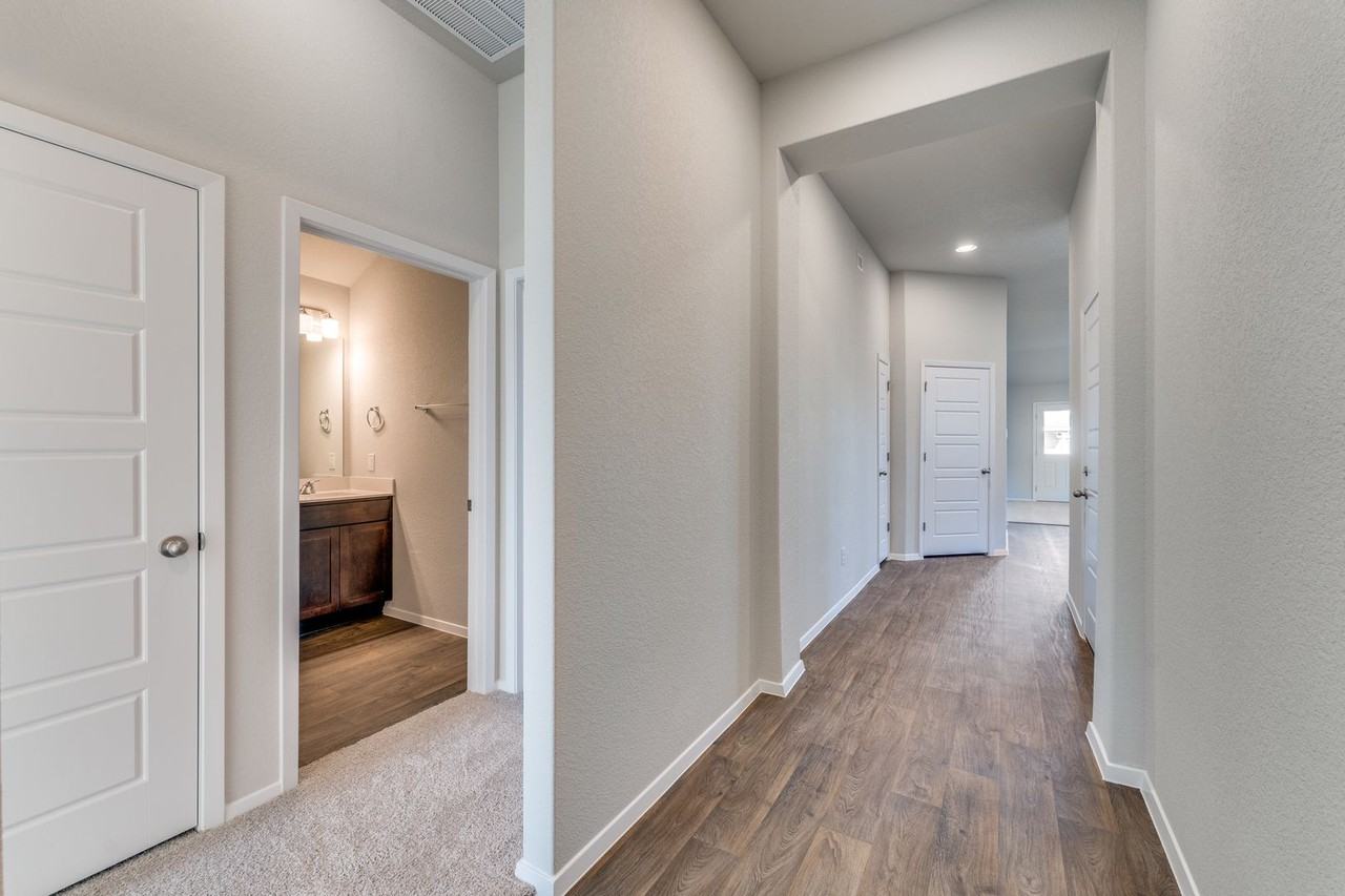 147 Shugart St - Photo 4 of 26