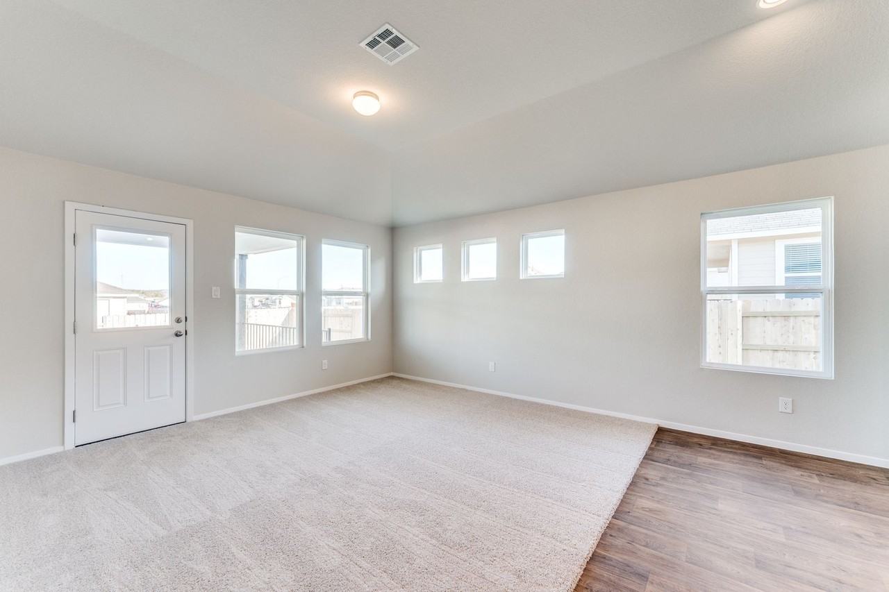 147 Shugart St - Photo 7 of 26