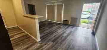 featured image of 18530 Prairie Street