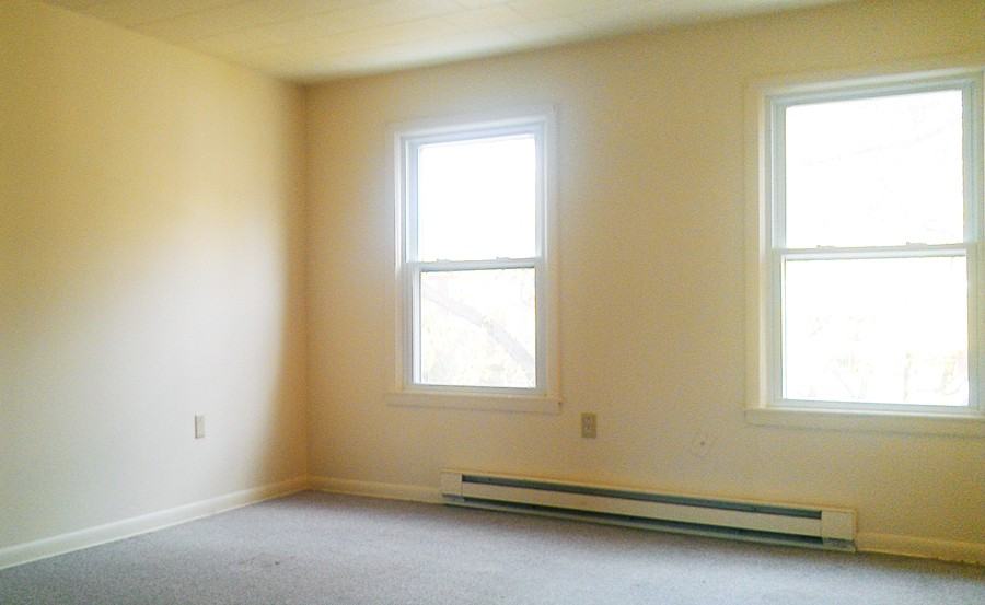 365 1/2 Saint Paul St - Photo 4 of 6