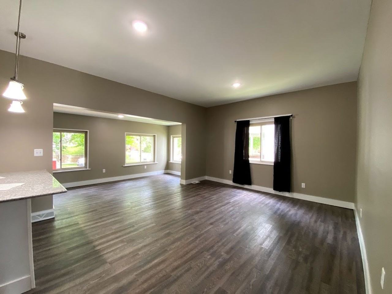 314 E 7th St - Photo 5 of 29