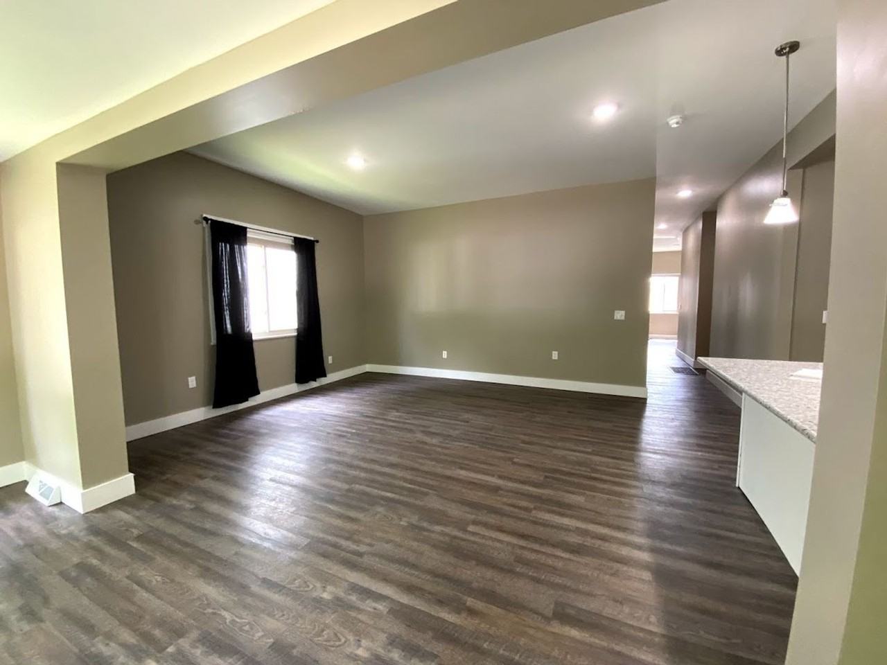 314 E 7th St - Photo 6 of 29