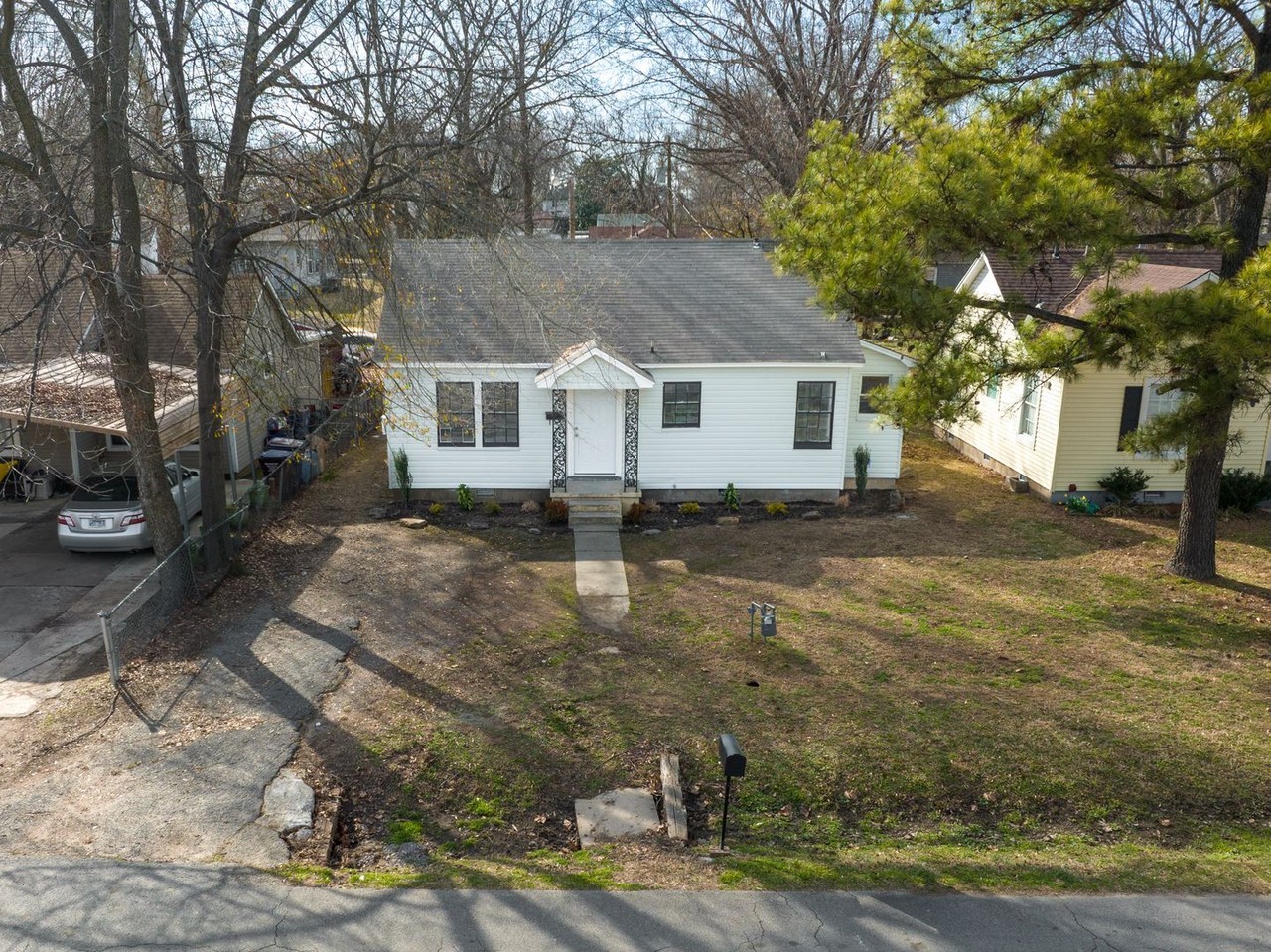 1217 N 35th St - Photo 3 of 15
