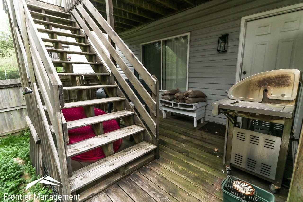 1943 Crescent Dr - Photo 3 of 24