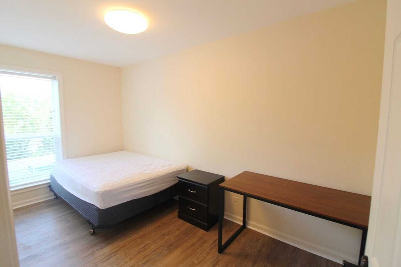 1380 Hunters Rd Apt A - Photo 7 of 22
