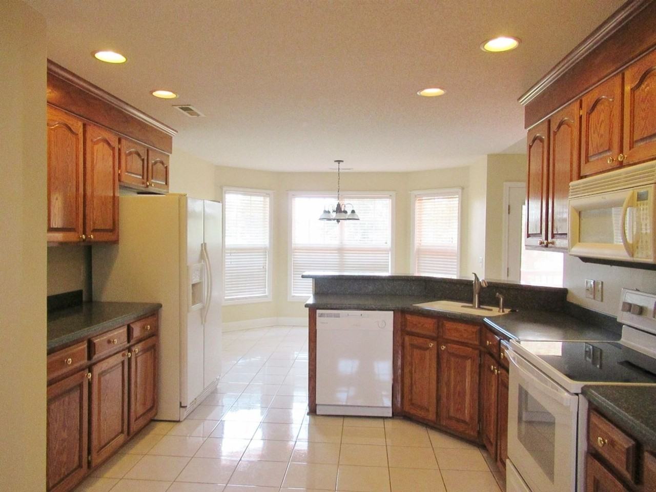 2610 Turning Leaf Ln - Photo 2 of 33