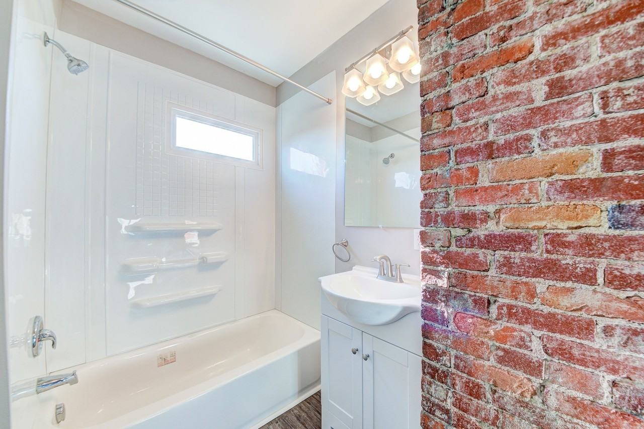 426 Edgemont St - Photo 5 of 44