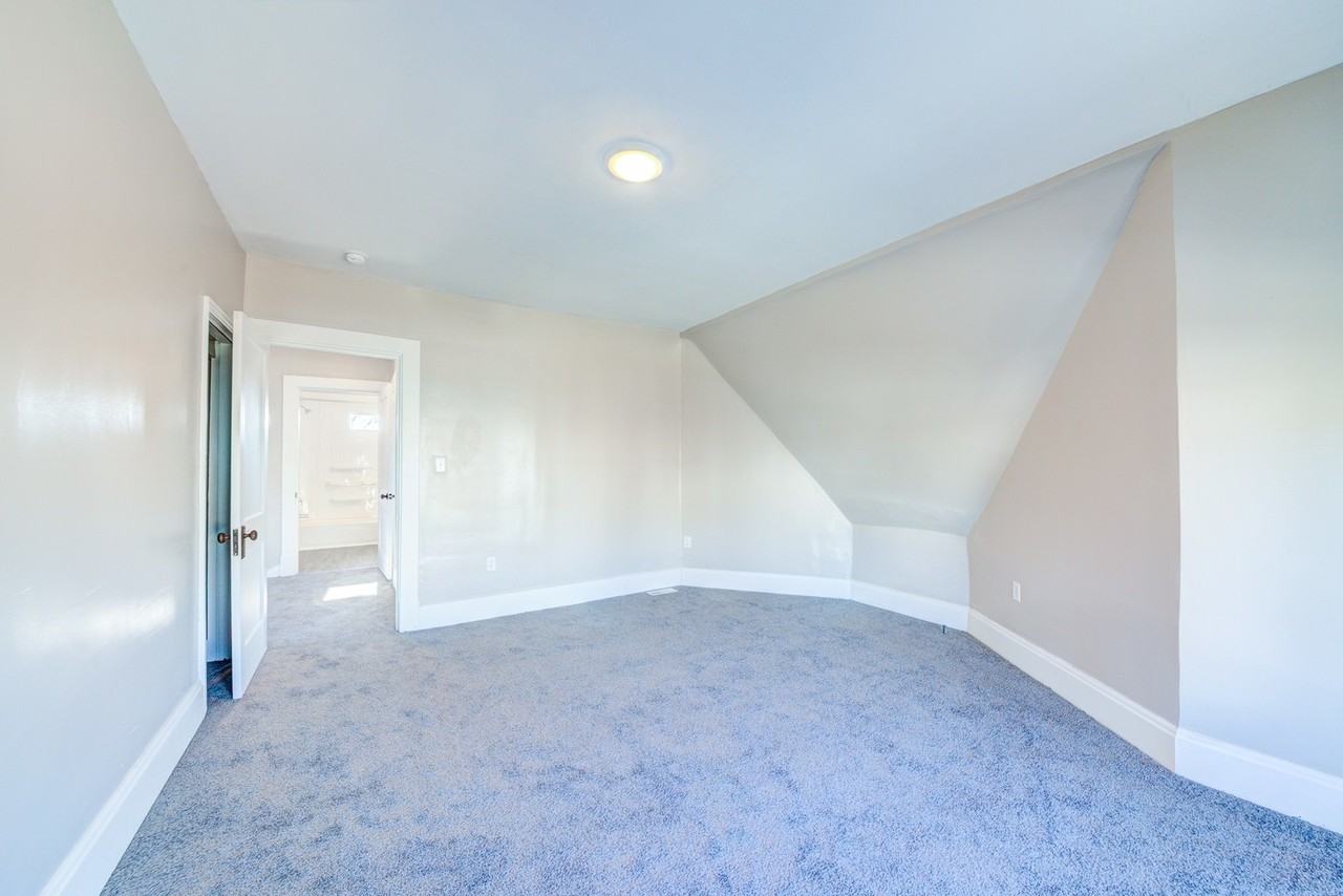 426 Edgemont St - Photo 7 of 44