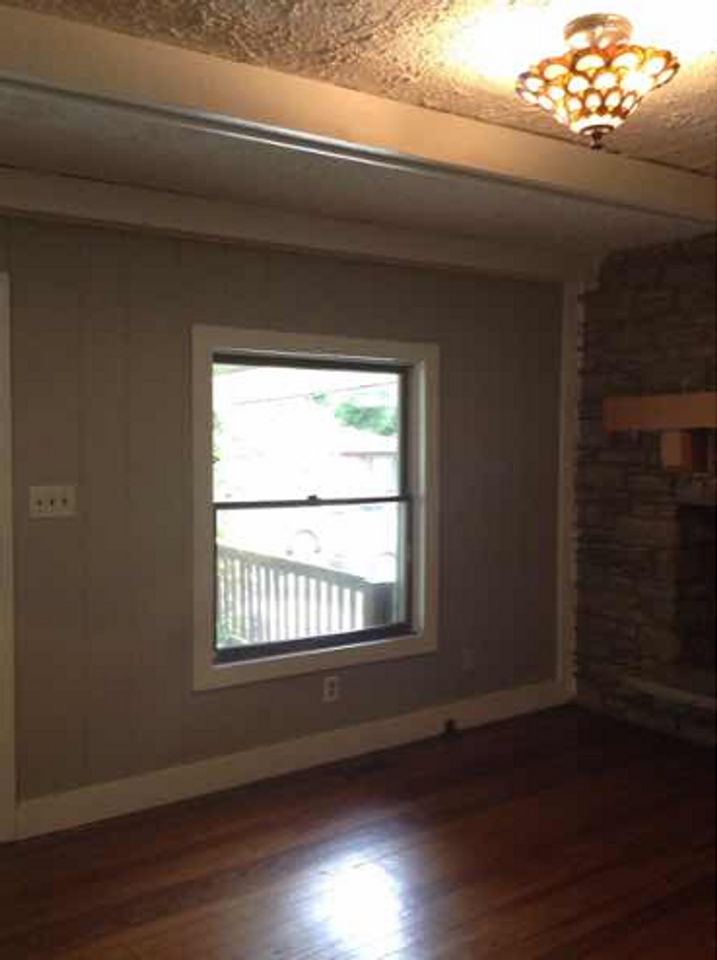 1313 S Grant St - Photo 4 of 15