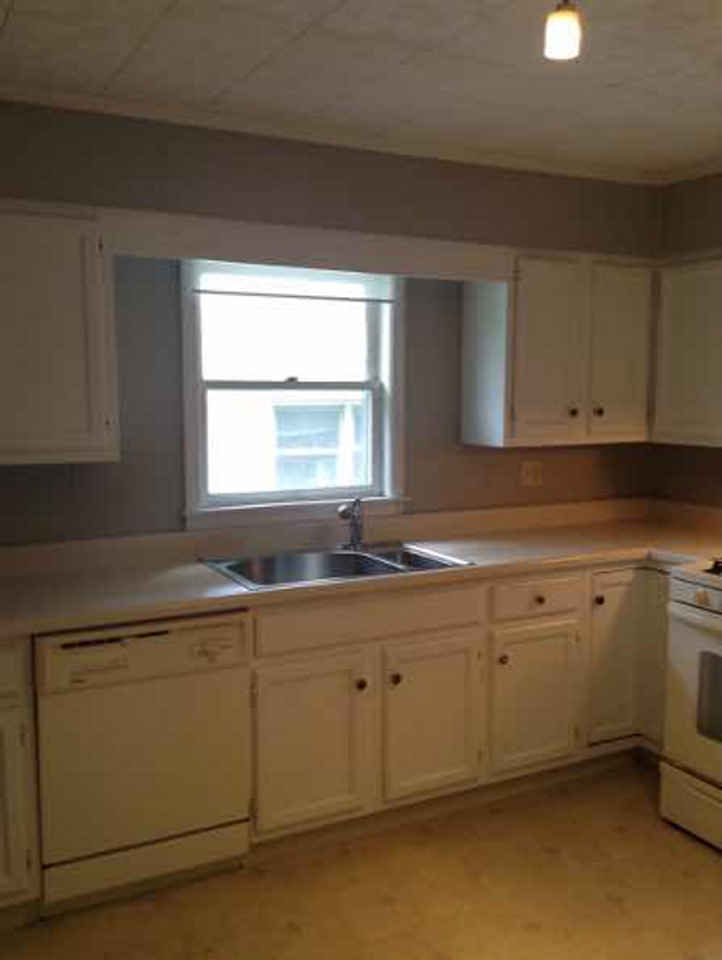 1313 S Grant St - Photo 5 of 15